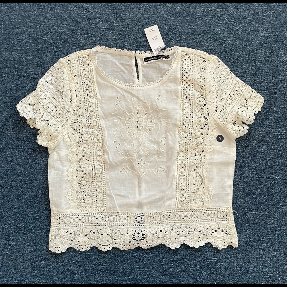 Abercrombie & Fitch Top
